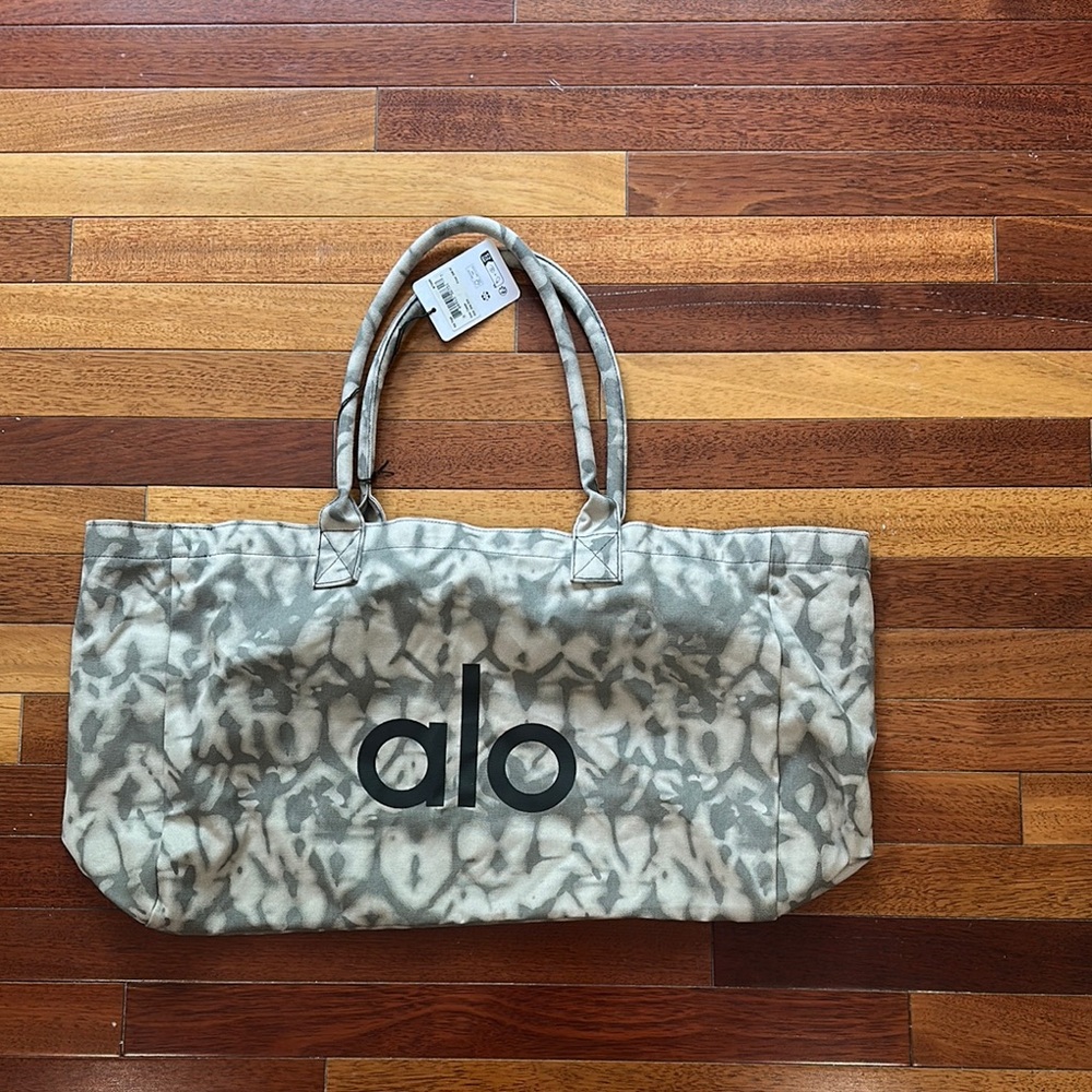 ALO Yoga Gray and Cream Plush Tote Bag